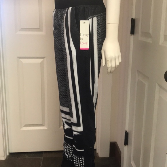 Lucky in Love Athletic/Athleisure Joggers, NWT! - Picture 3 of 8